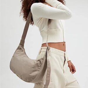 Baggu Medium Crescent Bag in Dove